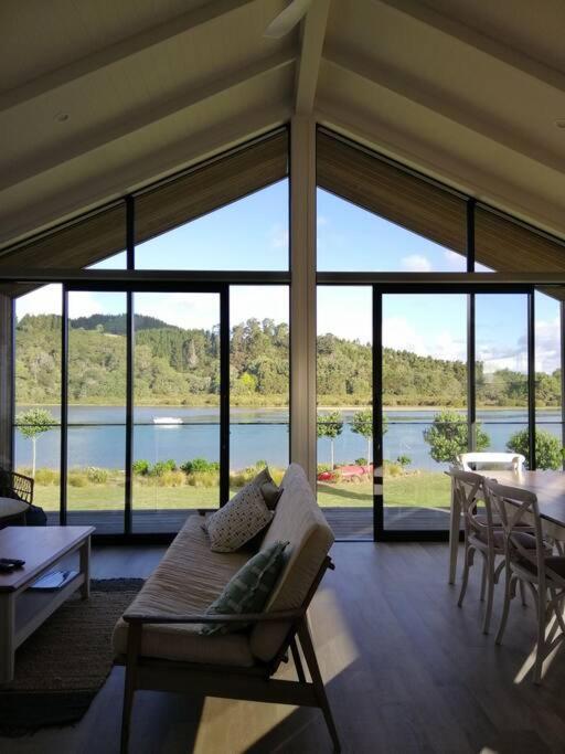 Purangi Waterfront Retreat - 2 Bedroom Cooks Beach Εξωτερικό φωτογραφία
