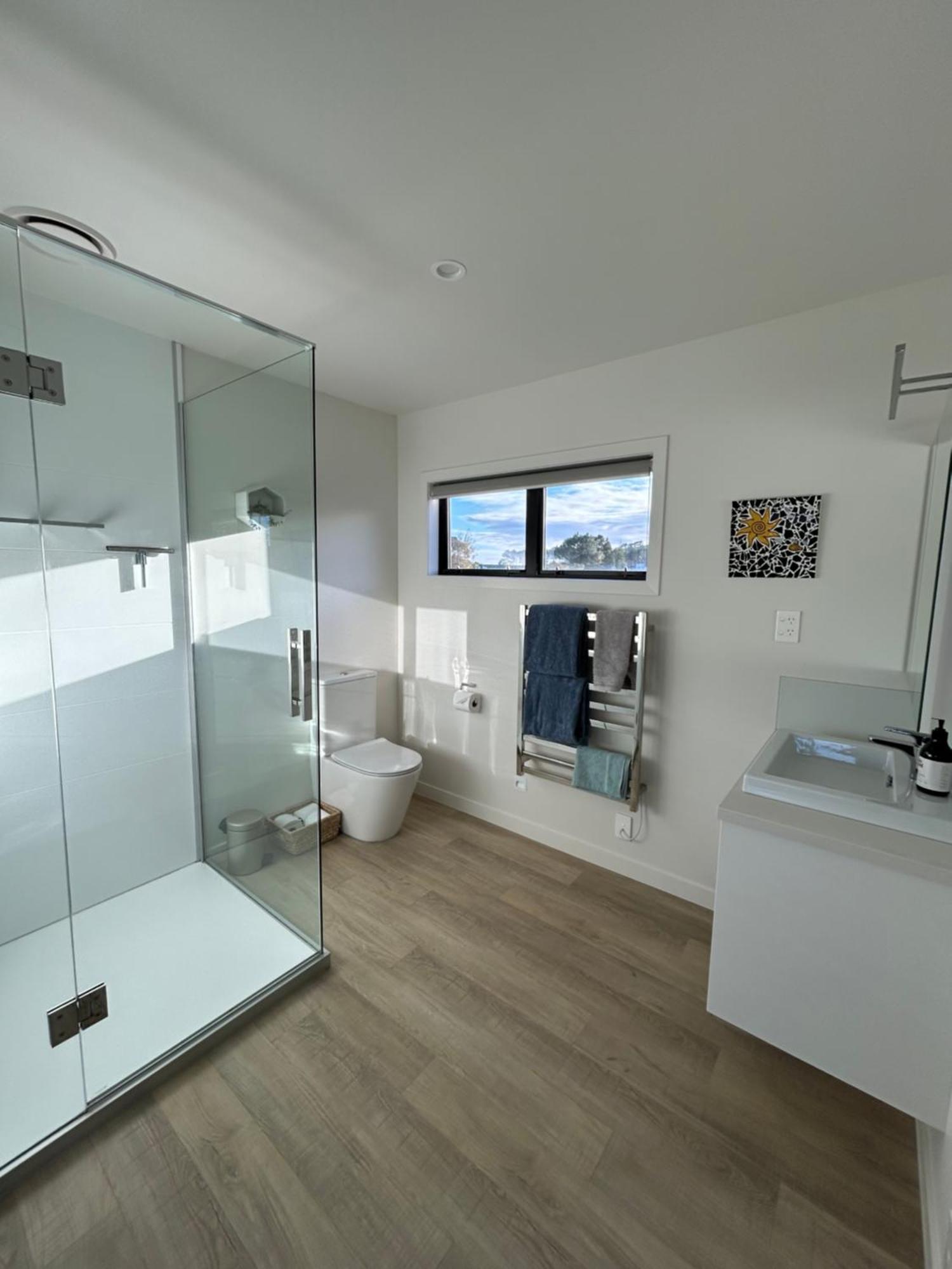 Purangi Waterfront Retreat - 2 Bedroom Cooks Beach Εξωτερικό φωτογραφία