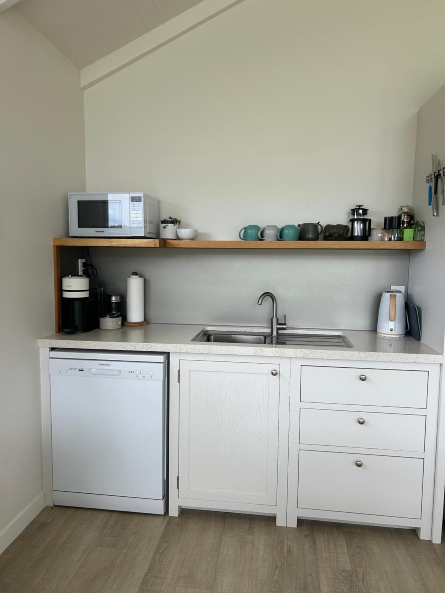Purangi Waterfront Retreat - 2 Bedroom Cooks Beach Εξωτερικό φωτογραφία